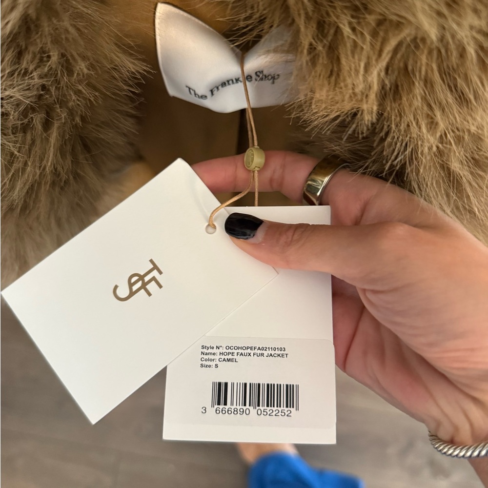The Frankie Shop Women's Faux Fur Cropped Jacket - Camel - Picture 2 of 2